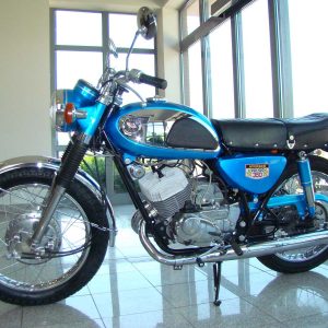 1969 Kawasaki 350 Avenger