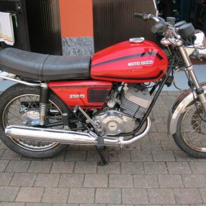 1975 Moto Guzzi 250 TS